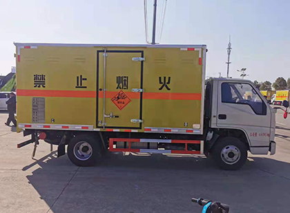 德令哈爆破器材运输车