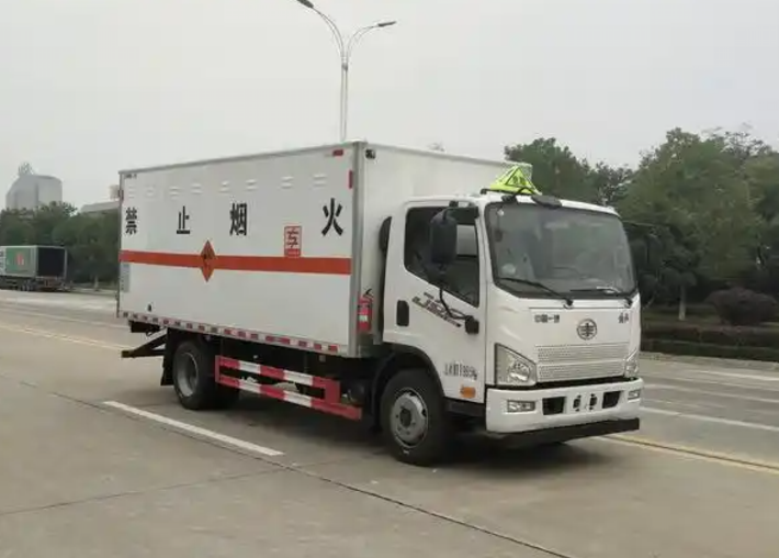 德令哈爆破器材运输车可以上高速吗？